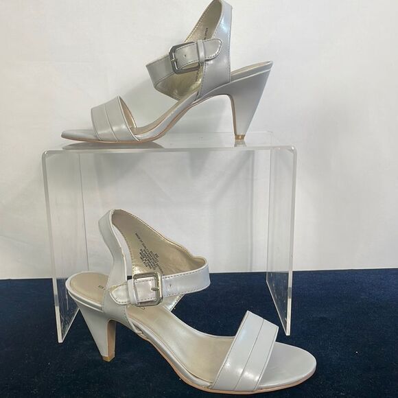 Bandolino Light Gray Ankle Strap - Picture 1 of 6